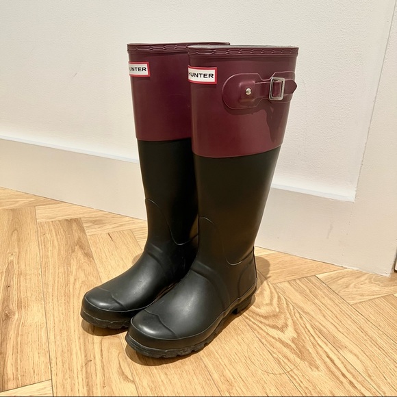 Knee-length black/purple Hunter rainboots size 5 - Picture 1 of 9